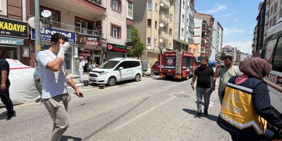 nigdede-nisanli-ciftin-ayrilik-kavgasi-kanli-bitti-1-kisi-yaralandi-hUxrX9cS.jpg