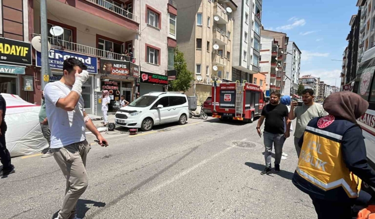 nigdede-nisanli-ciftin-ayrilik-kavgasi-kanli-bitti-1-kisi-yaralandi-hUxrX9cS.jpg