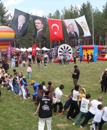 olur-akdag-festivali-buyuk-coskuyla-basladi-cocuklar-doyasiya-eglendi-P538el76.jpg