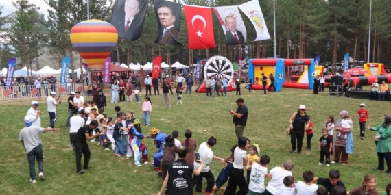 olur-akdag-festivali-buyuk-coskuyla-basladi-cocuklar-doyasiya-eglendi-P538el76.jpg