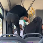 otobuste-tekmeli-yumruklu-kavga-RYU6i3xy.jpg