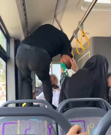 otobuste-tekmeli-yumruklu-kavga-RYU6i3xy.jpg