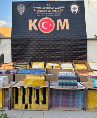 polis-durdurdugu-tirda-13-bin-140-paket-gumruk-kacagi-sigara-ele-gecirdi-5SPQa3rW.jpg