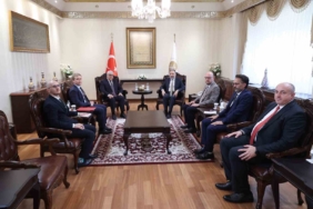 rusyanin-turkiye-buyukelcisi-vershinin-diyanet-islere-baskani-arpagus-ile-bir-araya-geldi-wPlIaEeR.jpg
