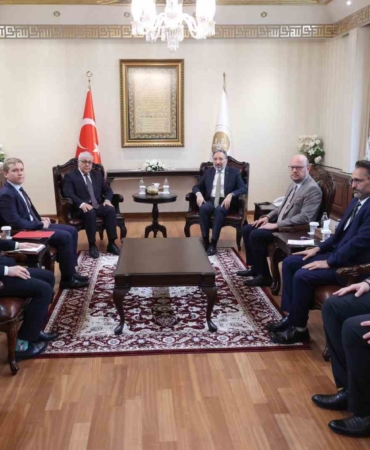 rusyanin-turkiye-buyukelcisi-vershinin-diyanet-islere-baskani-arpagus-ile-bir-araya-geldi-wPlIaEeR.jpg