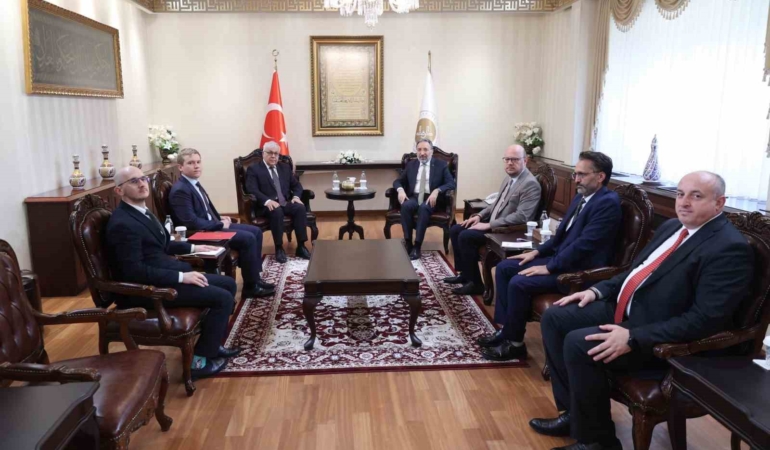 rusyanin-turkiye-buyukelcisi-vershinin-diyanet-islere-baskani-arpagus-ile-bir-araya-geldi-wPlIaEeR.jpg