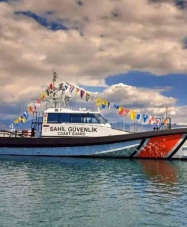 sahil-guvenlik-botlari-denizcilik-ve-kabotaj-bayraminda-ziyarete-acildi-1yKndkyF.jpg