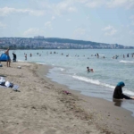 samsunda-dalga-ve-ruzgar-alarmi-denize-girmeyin-cagrisi-2Ki5Agt3.jpg