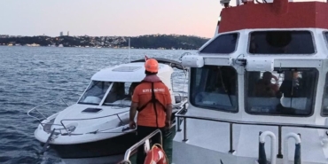 sariyer-aciklarinda-su-alan-tekne-kurtarildi-rDZ1G35L.jpg