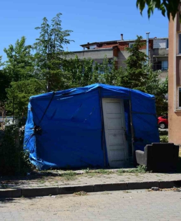 sehzadeler-belediyesinden-selimsahlarda-kacak-yapilara-mudahale-eID3H5UX.jpg