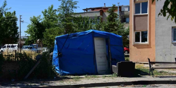 sehzadeler-belediyesinden-selimsahlarda-kacak-yapilara-mudahale-eID3H5UX.jpg