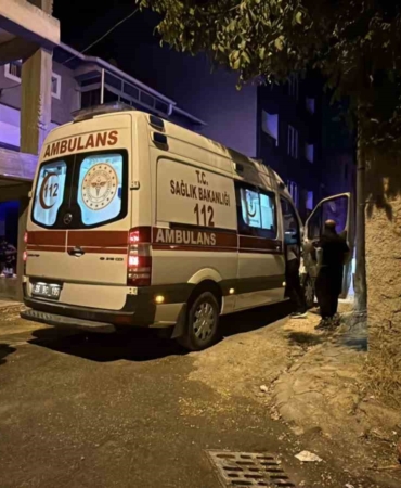 sevgilisi-ile-tartisip-kendini-bicaklamaya-calisan-sahis-ekipleri-harekete-gecirdi-YfuF6qvR.jpg