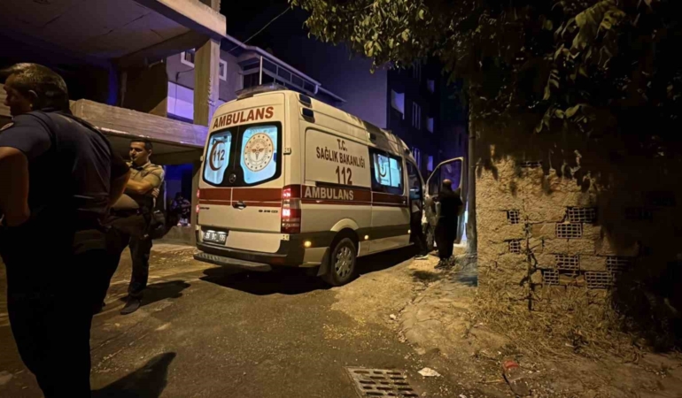 sevgilisi-ile-tartisip-kendini-bicaklamaya-calisan-sahis-ekipleri-harekete-gecirdi-YfuF6qvR.jpg