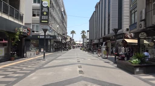 sicak-ve-nemin-bastirdigi-mersinde-vatandaslar-bici-biciyle-serinliyor-my6hKKev.jpg