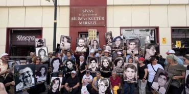 sivas-olaylarinda-hayatlarini-kaybedenler-anildi-RyATclvX.jpg