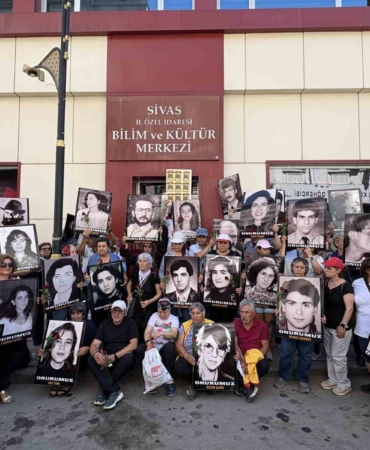 sivas-olaylarinda-hayatlarini-kaybedenler-anildi-RyATclvX.jpg