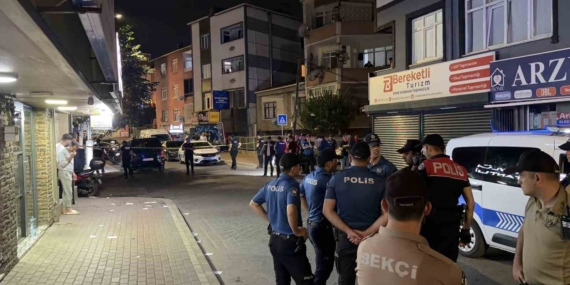 sokak-ortasinda-silahli-kavga-1i-yoldan-gecen-vatandas-olmak-uzere-3-kisi-yaralandi-Y1glBTYt.jpg