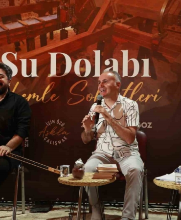 tarihi-su-dolabinda-neset-ertas-turkuleri-seslendirildi-Al1x7QIi.jpg