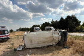 tarim-iscilerini-tasiyan-minibus-devrildi-17-yarali-YCUjUlyT.jpg