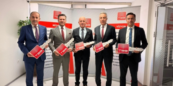 tavas-belediyesine-22-tonluk-yeni-ekskavator-kazandirildi-IcpqWtQw.jpg