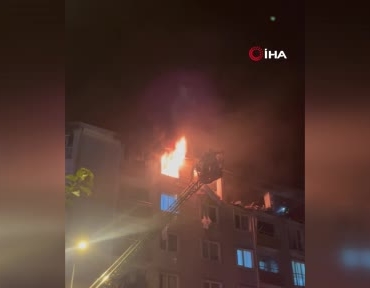 tekirdagda-bir-apartmanda-patlama-sonrasi-yangin-cikti-P1i8uiIq.jpg