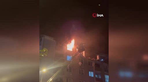 tekirdagda-bir-apartmanda-patlama-sonrasi-yangin-cikti-P1i8uiIq.jpg