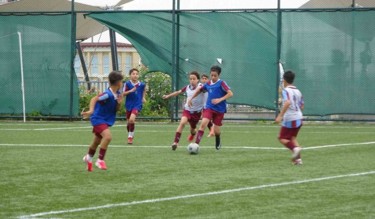 trabzonspor-futbol-okullari-yaz-kampi-basladi-IcH3kc2m.jpg