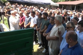 trafik-kazasinda-hayatini-kaybeden-kari-koca-topraga-verildi-t2FFBzUO.jpg