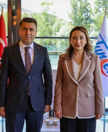 tuncelinin-ilk-kadin-kaymakami-goreve-basladi-tG5fRXkl.jpg