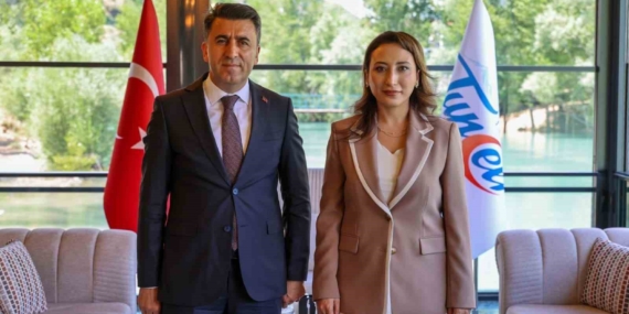 tuncelinin-ilk-kadin-kaymakami-goreve-basladi-tG5fRXkl.jpg