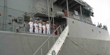 turk-donanmasindan-atlantikin-otesinde-guc-gosterisi-tcg-orucreis-new-yorkta-tV8HYAC3.jpg