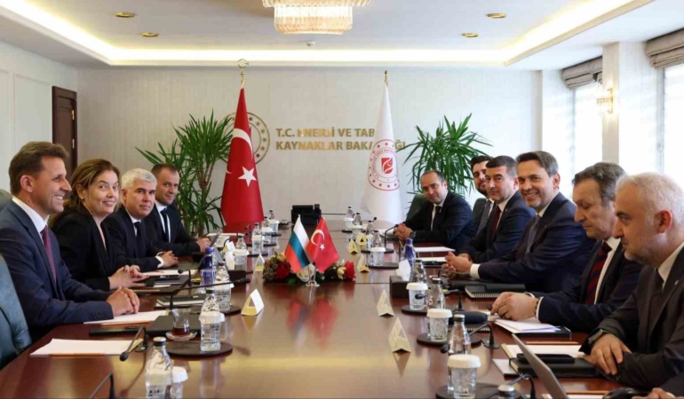 turkiye-ile-bulgaristan-arasinda-dogal-gazda-is-birligi-protokolu-imzalandi-XxJVRkpE.jpg