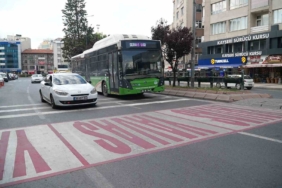 ukomeden-inonu-bulvarinda-yaya-gecidi-duzenlemesi-amac-can-guvenliginin-artirilmasi-RARvP7Ds.jpg