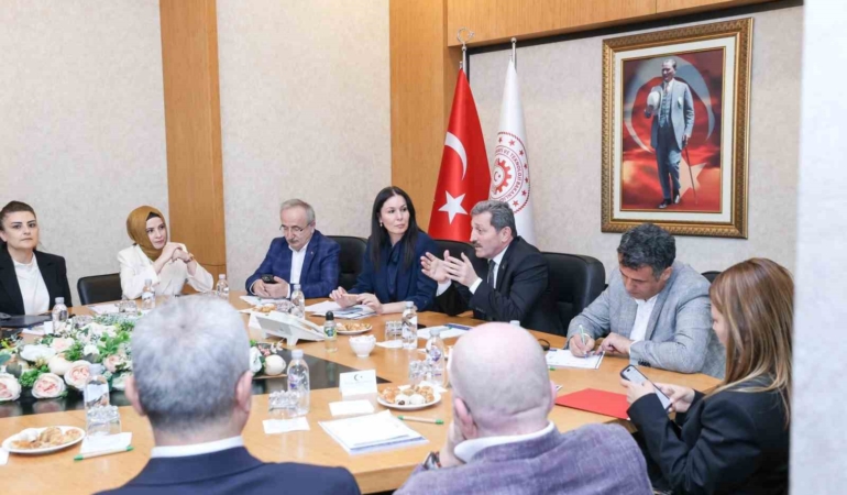 ureten-kadinlarin-gucunu-artiracak-adimlar-diTKrSsf.jpg