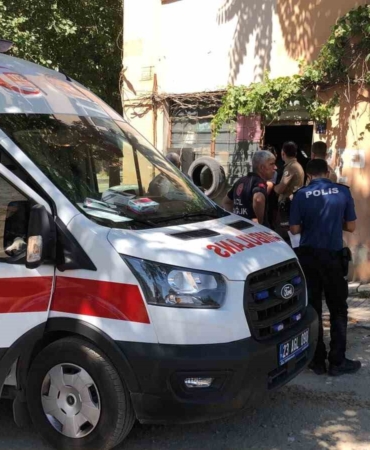 uyuyor-zannettikleri-adamin-oldugu-ortaya-cikti-2QDOpYie.jpg