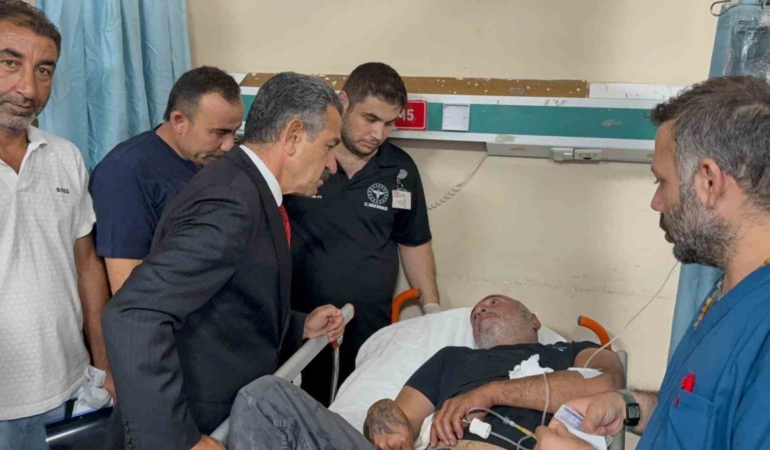 vali-ekici-cudi-dagi-donusunde-yaralanan-34-vatandasi-ziyaret-etti-FpBUu8r3.jpg