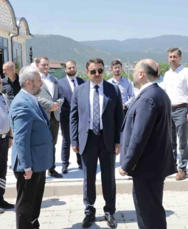 vali-musa-isin-dini-ihtisas-merkezi-camii-insaatinda-incelemelerde-bulundu-x7MzmzvJ.jpg