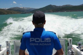 van-golunde-kacak-avciliga-deniz-polisinden-gecit-yok-zKklQG3F.jpg