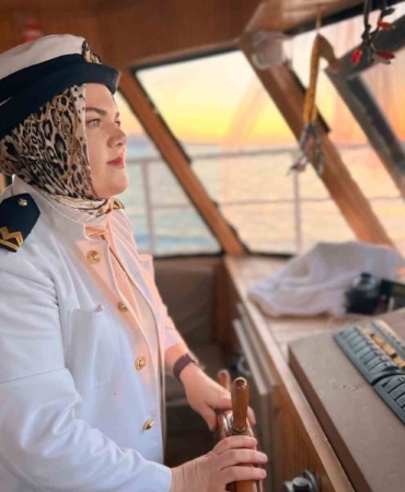 van-golunun-ilk-kadin-kaptani-dumen-artik-ona-emanet-bexscYG9.jpg