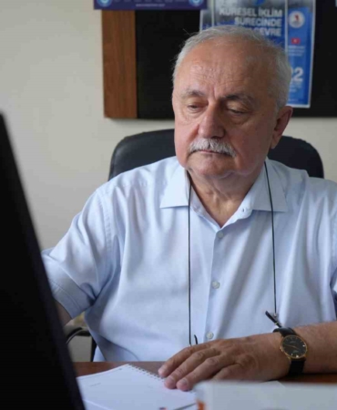 yapay-zekanin-gorunmeyen-su-yuku-dijital-gelecegi-insa-ederken-su-kaynaklarimizi-tuketmeyelim-k6CK6ZLC.jpg