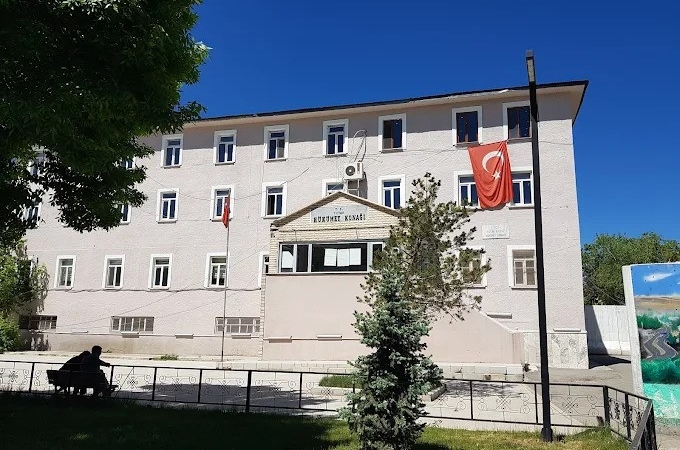 yarim-asirlik-tutak-hukumet-konagina-duygusal-veda-VMCxaAXL.jpg