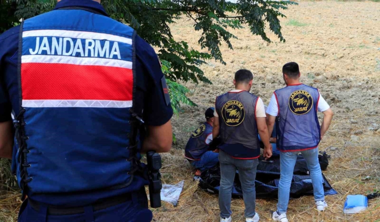 yasli-kadinin-cansiz-bedeni-evine-4-kilometre-mesafede-sulama-kanalinda-bulundu-v1ePulxe.jpg