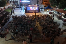 yenipazarda-cocuklar-acik-hava-sinemasinda-bulustu-1NdH1nWr.jpg