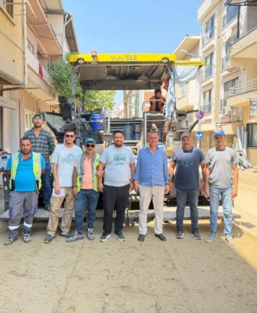 yenipazarda-sicak-asfalt-calismalari-hiz-kesmeden-suruyor-a55C1qX4.jpg
