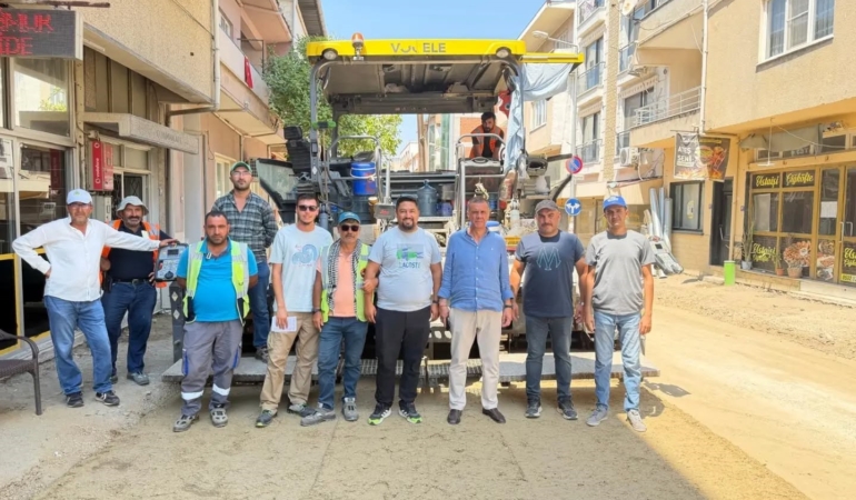 yenipazarda-sicak-asfalt-calismalari-hiz-kesmeden-suruyor-a55C1qX4.jpg