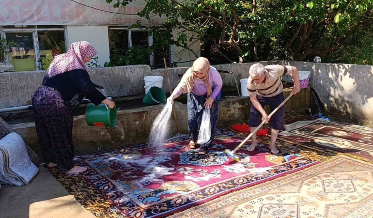 yozgatta-geleneksel-hali-yikama-mesaisi-basladi-xqix8Qmv.jpg
