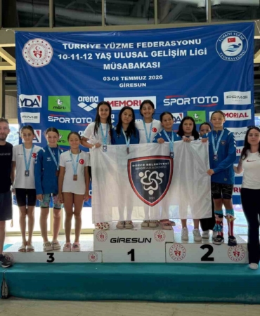 yuzme-sporunda-toplam-14-madalya-geldi-km9sTm19.jpg