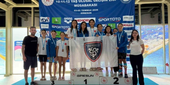 yuzme-sporunda-toplam-14-madalya-geldi-km9sTm19.jpg