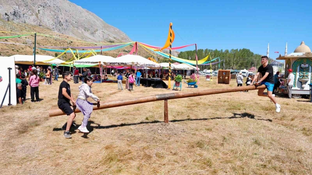 20. Gökbel Festivali'nde spor ve müzik coşkusu