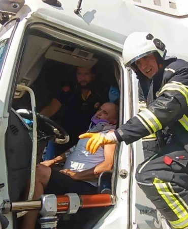 BURDUR'DA TIRLAR ÇARPIŞTI: 1 YARALI